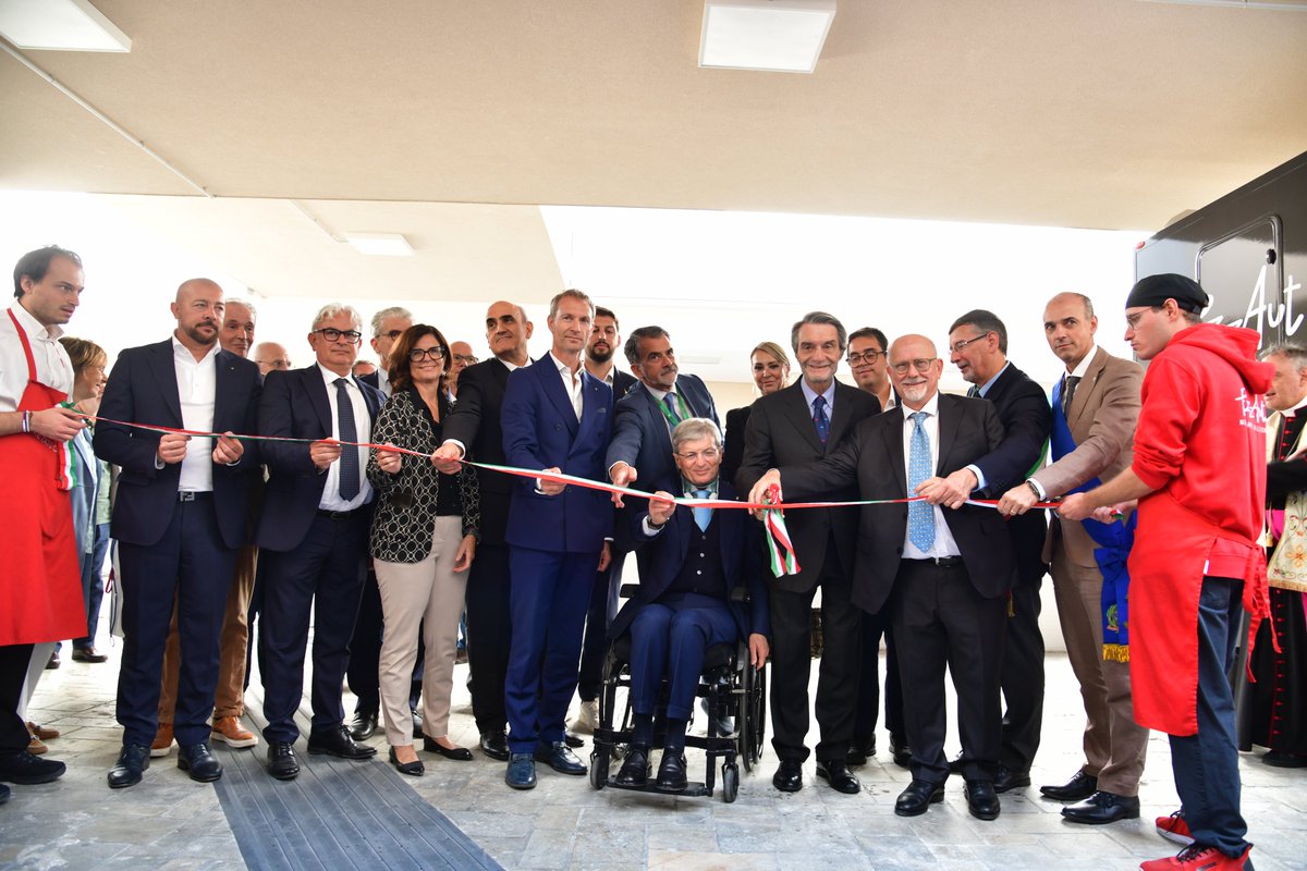 ConsLomb's tweet photo. Il Presidente del @ConsLomb @FedericoRomani0 ha partecipato all’inaugurazione della #TorredellaRicerca, un hub della ricerca internazionale sulle #leucemiepediatriche, collegato all'Ospedale San Gerardo di #monza.
Leggi su #LombardiaQuotidiano ⬇️
https://t.co/RZlTyBDZ5C https://t.co/n3do0iVTXm