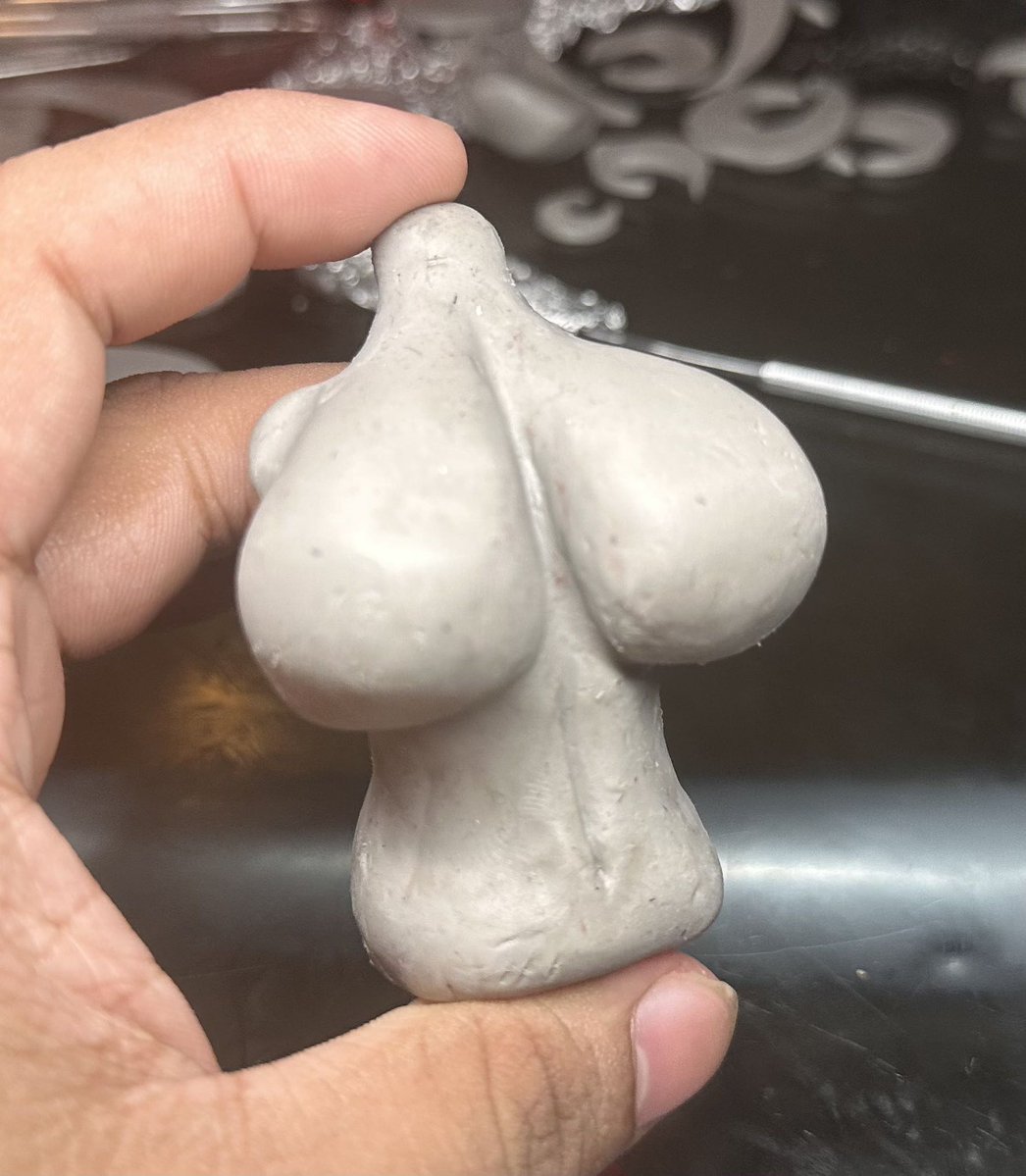 jesterjacob_34's tweet photo. Free sculpt for anyone’s oc’s going to choose in a raffle four winters examples here won’t be painted though https://t.co/3Eln5MGQ70