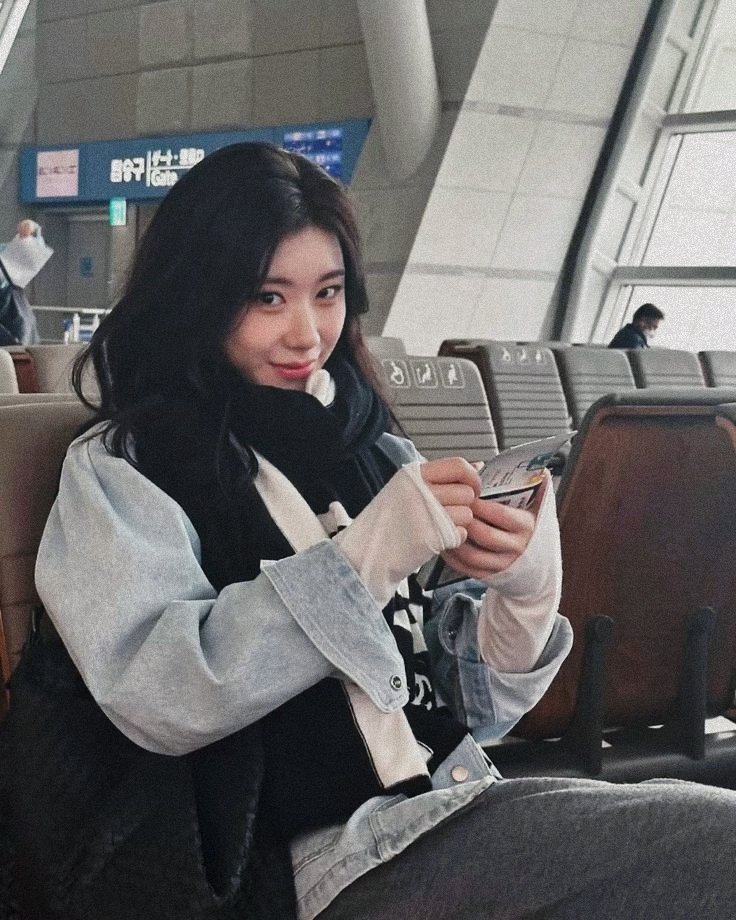 savaiszm's tweet photo. ㅤ️️ ️
ㅤ
ZRH — Zurich Airport. 🇨🇭
Monday, Oct. 05, 2026. 

Got myself a personal photographer even at the airport. At this point, I might as well start acting like a celebrity. :P Thank you, Mr. Boyfriend! 
ㅤ️️ ️
ㅤ https://t.co/0evdrokjZw