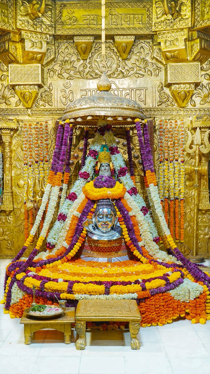 Somnath_Temple's tweet photo. श्री सोमनाथ महादेव मंदिर,
प्रथम ज्योतिर्लिंग - गुजरात (सौराष्ट्र)
दिनांक: 05 अक्टूबर 2026, भाद्रपद कृष्ण दशमी - सोमवार
सायं श्रृंगार
102611375
#somnath #mahadev #shivji
#bhakti #somnathlivedarshan #somnathtemple #JaiSomnath #SomnathSwabhimaanParv

Whatsapp Channel Daily Darshan https://t.co/sndKP0fuKq