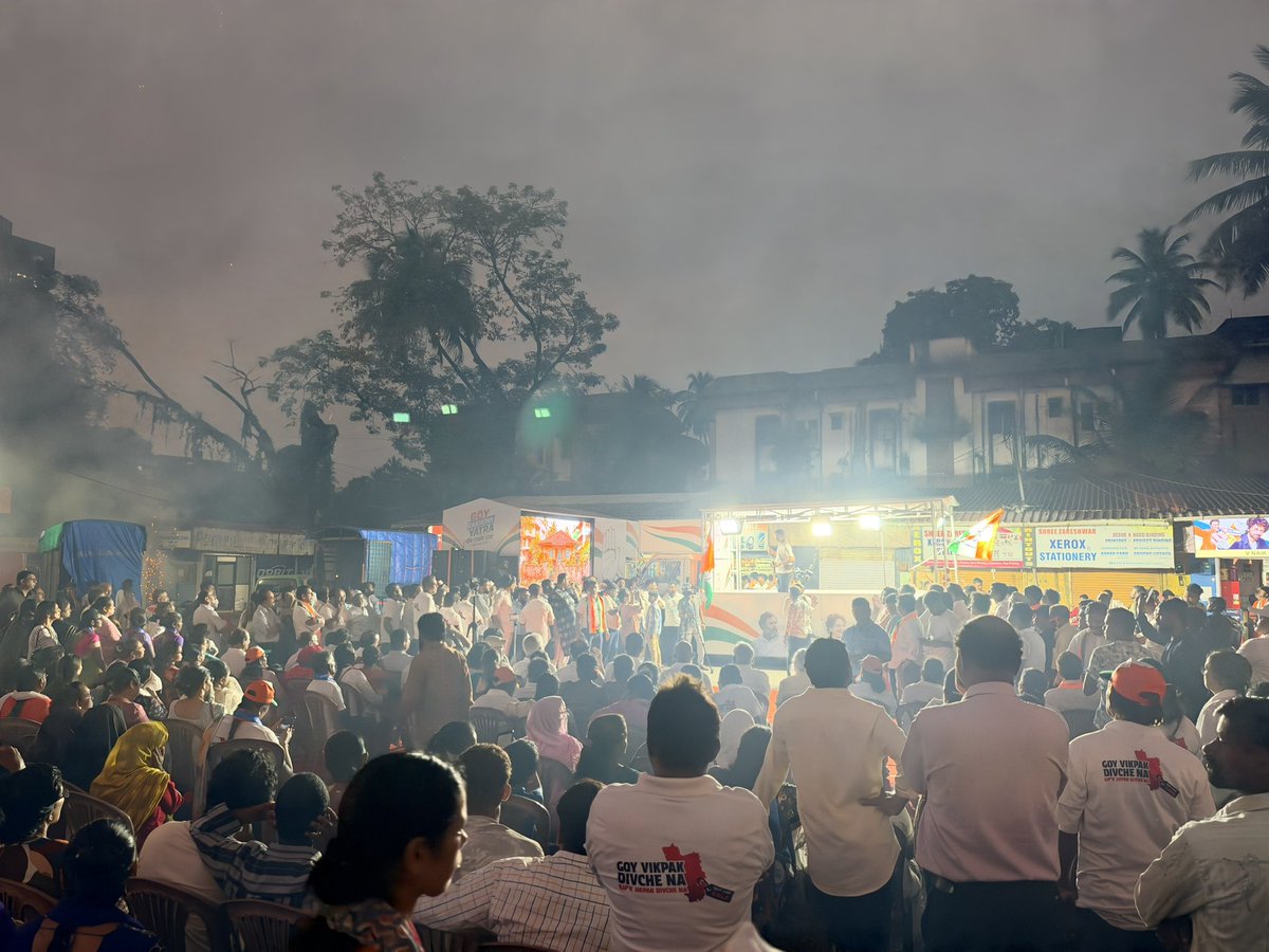 INCGoa's tweet photo. Congress Mandd at Ponda Bus stand! https://t.co/e2CtRGyMKI
