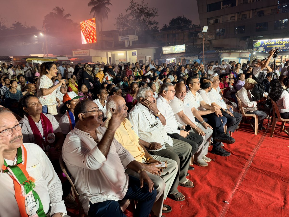 INCGoa's tweet photo. Congress Mandd at Ponda Bus stand! https://t.co/e2CtRGyMKI