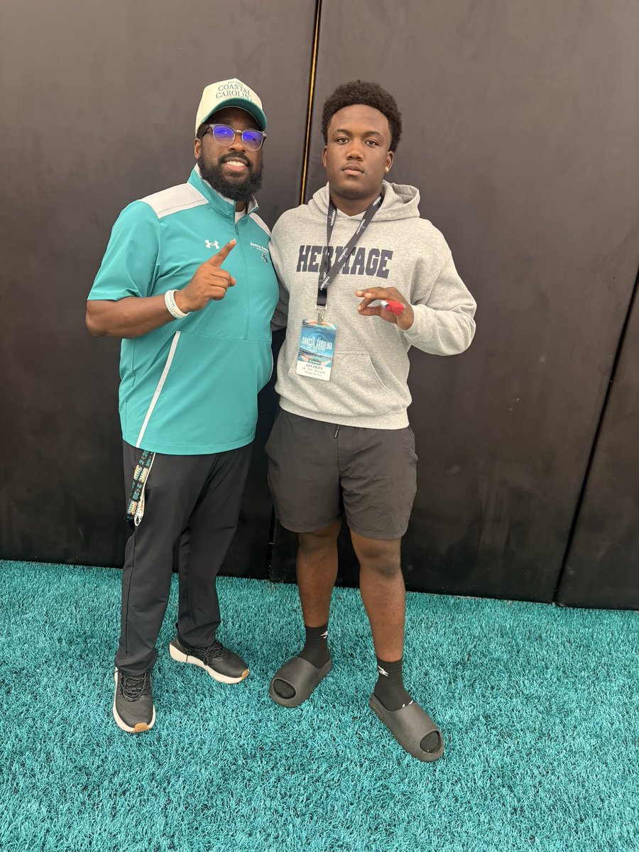 ColesAubrey2's tweet photo. Great time at Coastal Carolina! 🏴‍☠️🌊 Appreciate Coach @CoachCParrott and the entire staff for the hospitality. Loved the energy, the environment, and getting to experience it firsthand. Can’t wait to be back on the beach! #ChantsUp https://t.co/J9lxvnZiX2