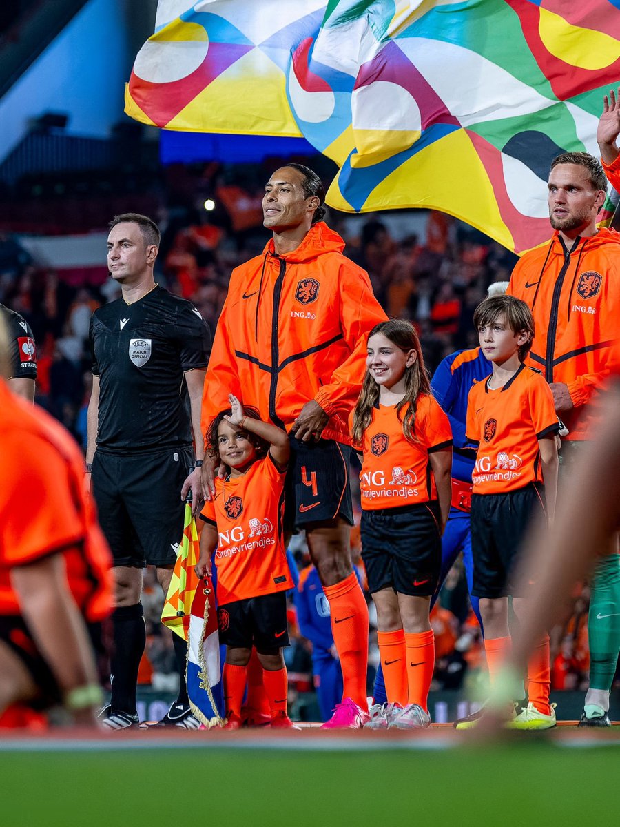 B0LFC's tweet photo. 🌷🇳🇱 https://t.co/6FPwXgOF3P