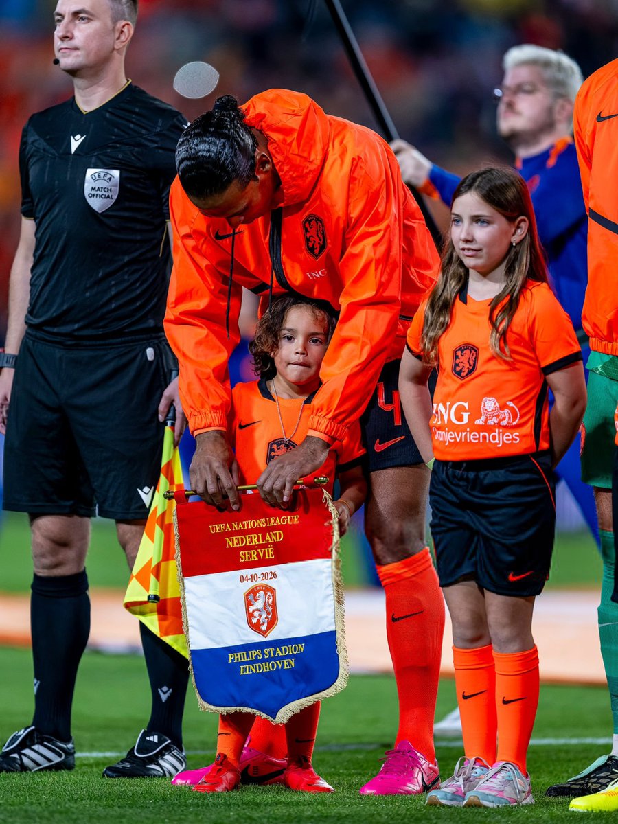 B0LFC's tweet photo. 🌷🇳🇱 https://t.co/6FPwXgOF3P