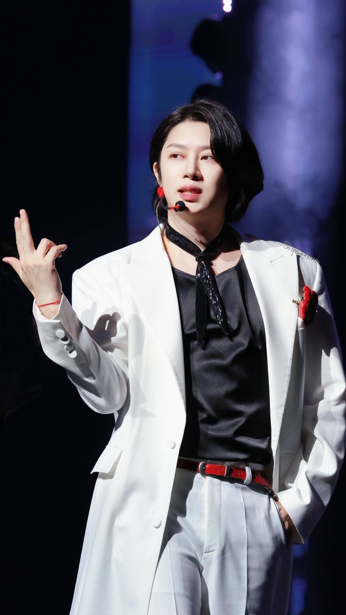 Ssspecial1004's tweet photo. 261003 [1983] 83z Fancon in Kaohsiung

한 폭의 그림 같은 풍경💗💗
@special1004
#leeteuk #이특 #박정수  
#heechul #希澈 #김희철
#83line #superjunior83z  
#superjunior #슈퍼주니어 https://t.co/kPFi9wXipr