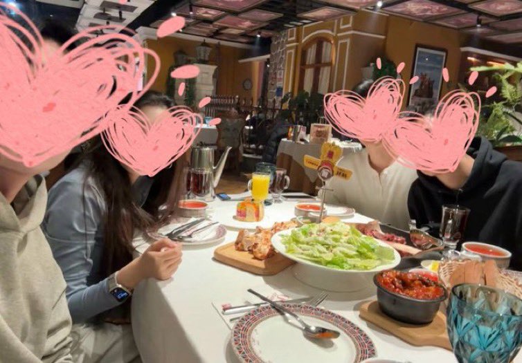 BarneyButte1418's tweet photo. 我跟我老婆与2位线下x友见面，我老婆都挺满意的，可惜有位兄弟突然有急事回家了，只能下次在赴约了，不知道为什么我看到老婆被别人日的高潮时候，莫名的有点兴奋，我这是有绿帽男的成分吗？

对了，国庆假期时间充足，希望能够认识可发展长期的单男，线下这个事情要跟我老婆聊，话语权都在她手上， https://t.co/RED6b4qj6O