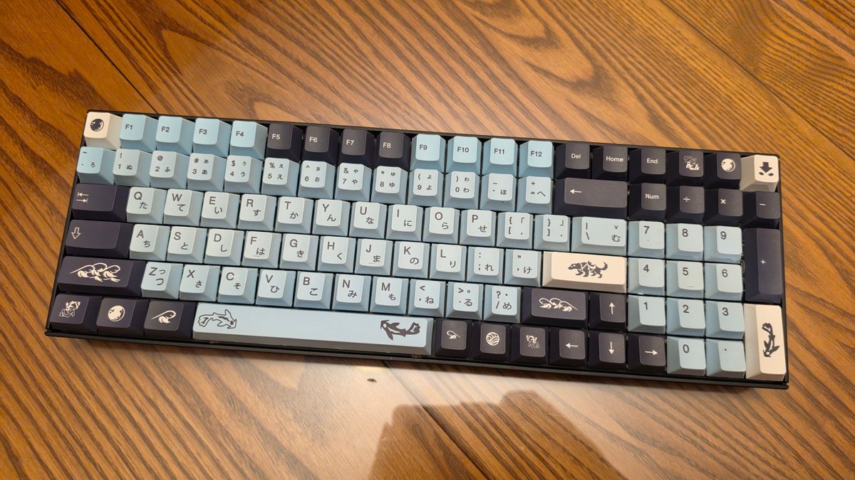 ainyaku's tweet photo. thank you random person on facebook marketplace who lives in my city for suddenly listing the exact keyboard I was talking about last week and accepting my first offer for $30 below amazon price

details in alt text https://t.co/1r65ptCJqW