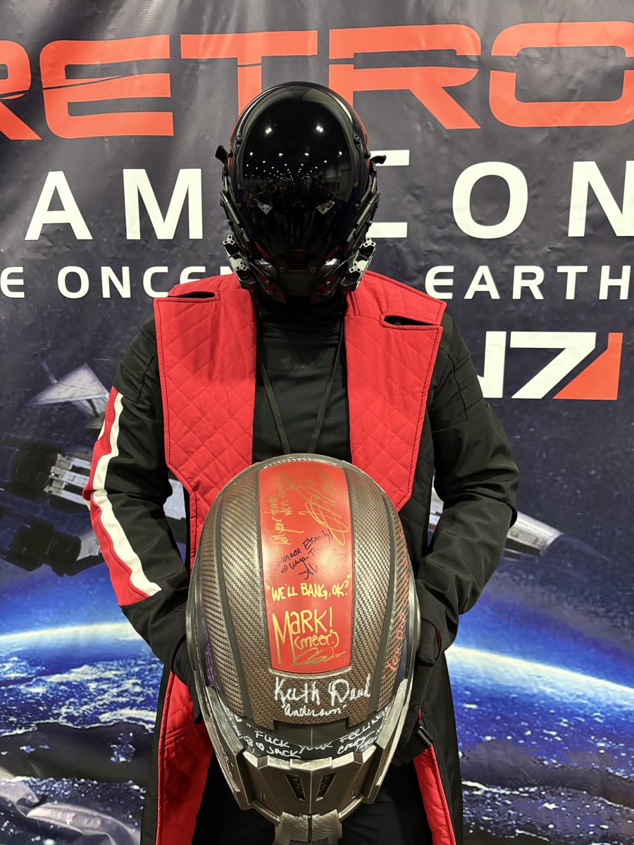 Mark_Meer's tweet photo. Mass Effect Monday: Thanks to all the @masseffect fans who came to @RetroGameCon! I’ve said it before and I’ll say it again: You’re my favourite fandom on the Citadel. 🙏 

#MassEffectMonday #MassEffect #MassEffectCosplay #RetroGameCon #RetroGameCon2026 https://t.co/7ENuBcp6Io
