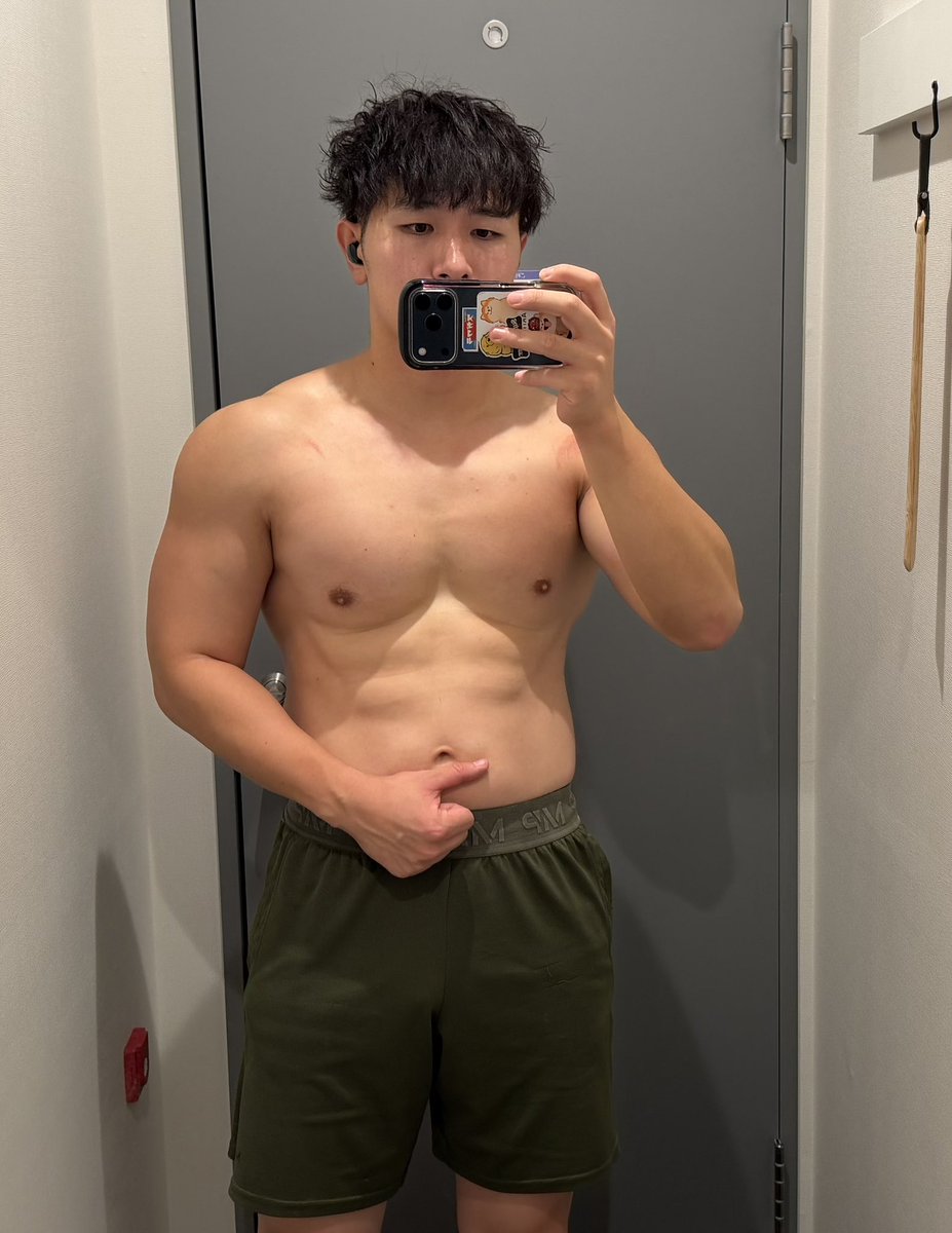takuto2769's tweet photo. 今日は胸ー！
胸が最近一番辛いかも…いや、やっぱり足だわ笑笑 https://t.co/3qUcYhCXXb