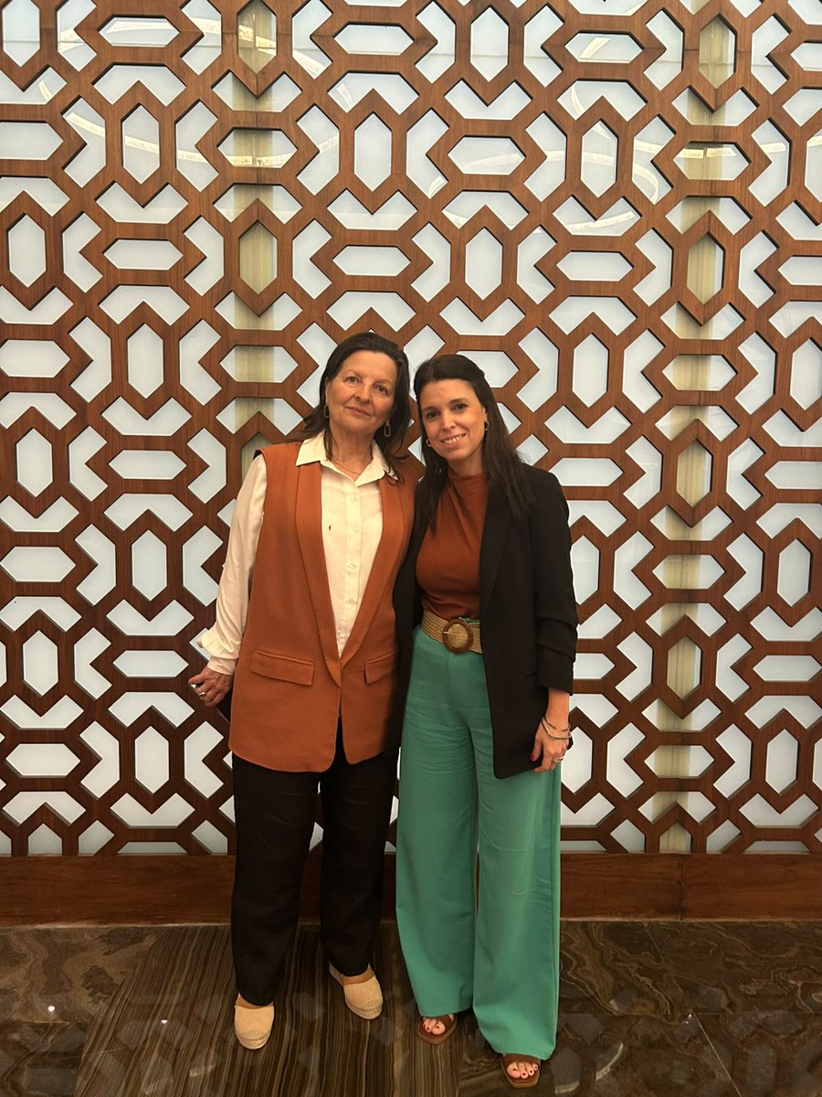 agesic's tweet photo. @OEA_oficial @compresidencia @cristinazubi @diegopastorin 🧵Además, la directora ejecutiva de Agesic se reunió con Carolina Cornejo, líder regional para las Américas de @opengovpart, con el fin de abordar los avances de Uruguay en #GobiernoAbierto y los desafíos para continuar fortaleciendo la transparencia y la participación ciudadana. https://t.co/XD6SvfrIZe