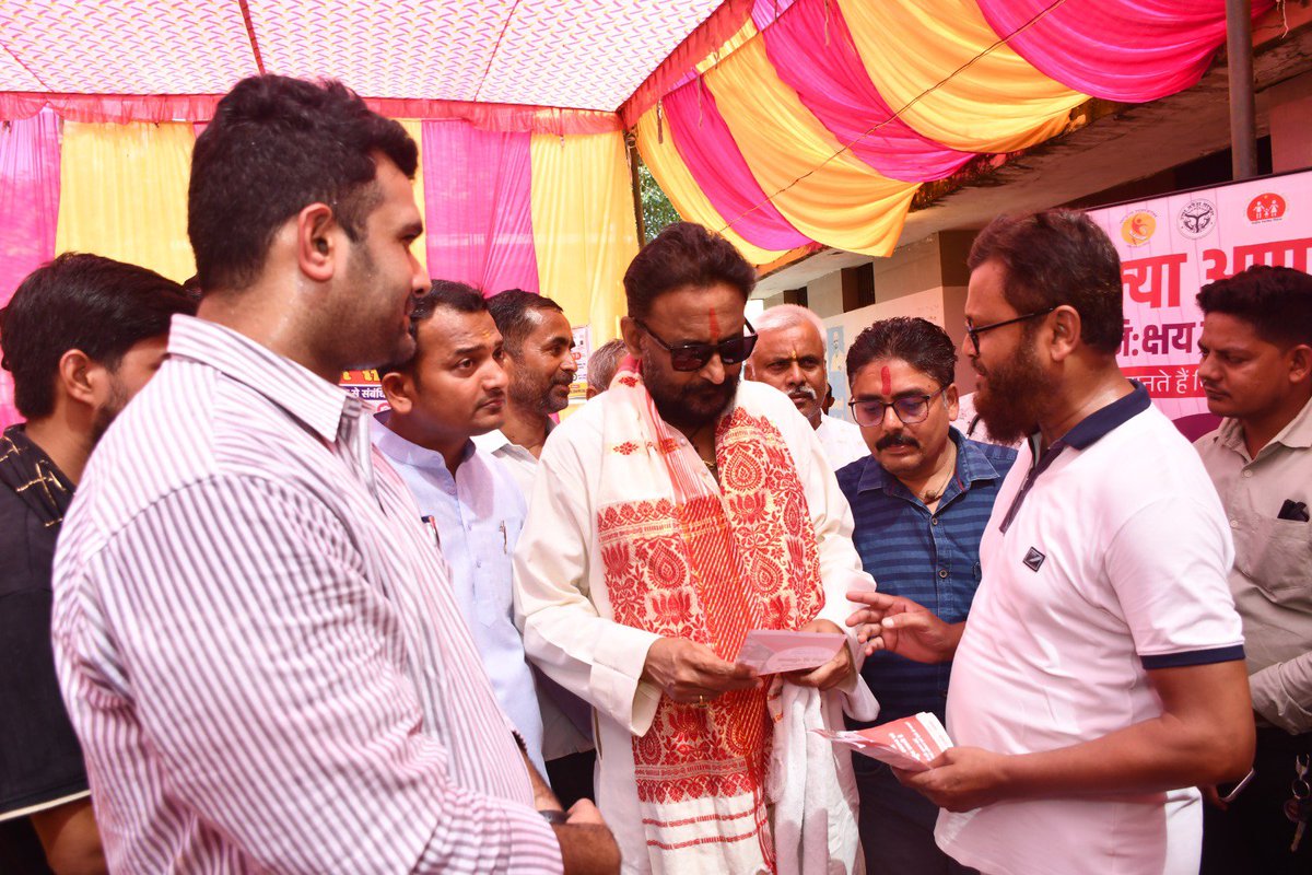 ntepunnao's tweet photo. आज सेवा संकल्प अभियान "सेवा मेरा योगदान" की अन्तर्गत जनपद-उन्नाव के सामुदायिक स्वास्थ्य केंद्र-अचलगंज में आयोजित स्वास्थ्य शिविर मा0 विधायक जी को क्षय रोग के सम्बंध में STS श्री तारिक़ मसूद खान द्वारा जानकारी प्रदान की गयी।
#dmunnao #ntep_up #TBMuktBharat #SevaSankalpAbhiyan https://t.co/xSCRk1YUgY