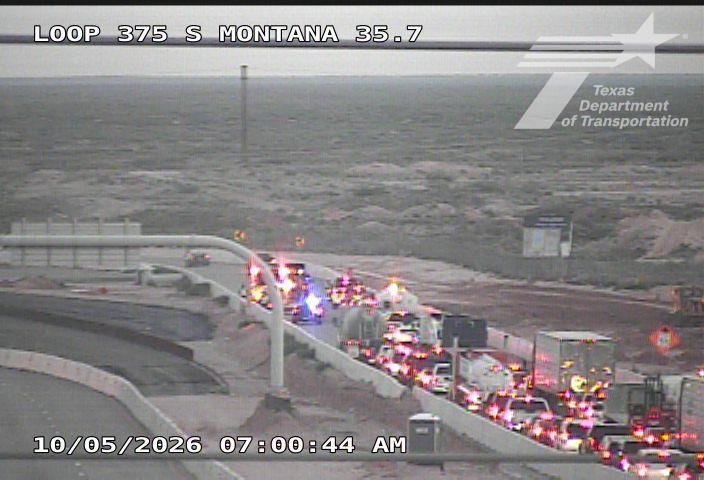 DianaGomezTV's tweet photo. 🚨Traffic Alert: Heading out soon? Watch for these 2 crashes causing major congestion on Loop 375.
📍Loop 375 north at Edgemere, left lane and shoulder blocked.
📍Loop 375 north at Montana, expect lane closures.
#EPTraffic #Roadways #CrashAlert #ElPasoTexas #TxDOT https://t.co/JYF0r3uGVN