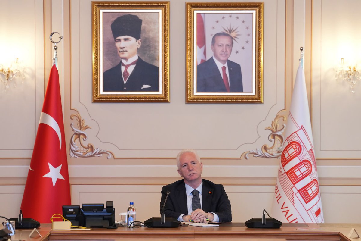 TC_istanbul's tweet photo. Restorasyon Çalışmaları Değerlendirme Toplantısı; Valimiz Davut Gül’ün başkanlığında, ilgili kurum temsilcilerinin katılımıyla düzenlendi.

Toplantıda;

✅ Yadigâr Projesi kapsamında İstanbul’umuzda yürütülen restorasyon çalışmalarının mevcut durumu ve planlanan çalışmalar değerlendirildi.

@gul_davut

📍İstanbul Valiliği