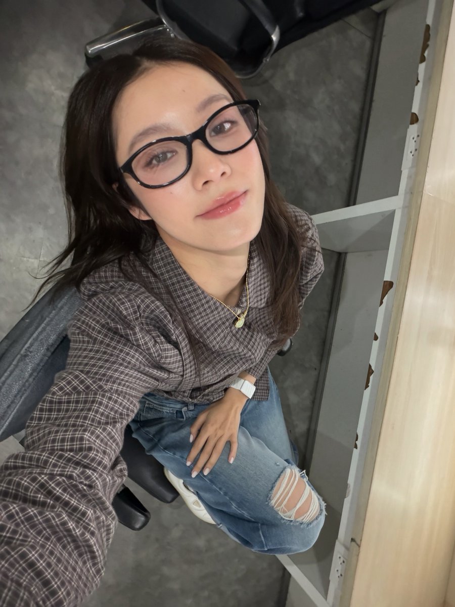 sahyogirll's tweet photo. ela de óculos é meu ponto fraco 

#NamtanTipnaree https://t.co/KGDQfggsns