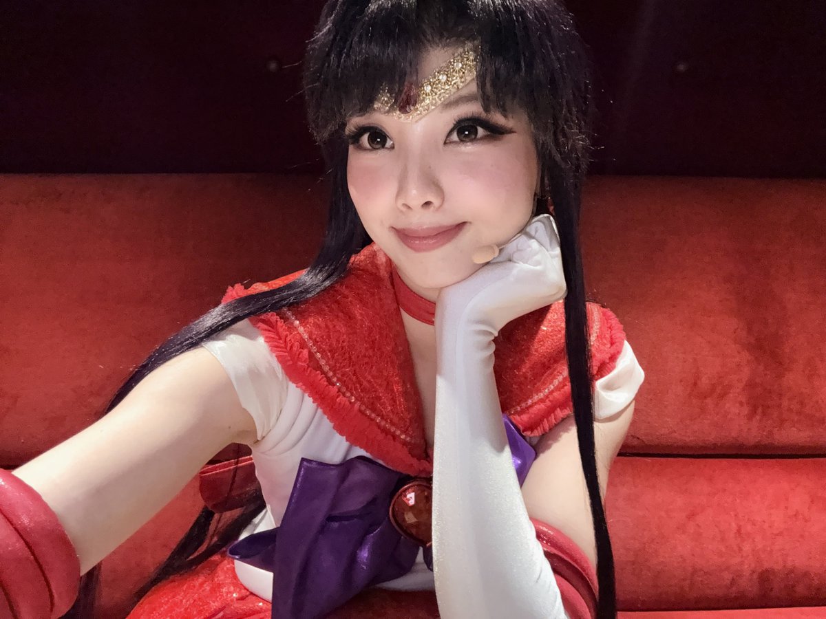 moene0228's tweet photo. 「#美少女戦士セーラームーン
-ShiningTheater ShinagawaTokyo-」

本日もご来場ありがとうございました🌙

いつも皆さまに沢山助けてもらってます…❤️‍🔥
また1週間よろしくお願いします🐦‍⬛
＿＿＿＿＿＿＿＿＿＿＿＿＿＿＿＿＿

Thank you all for coming today! 🌙

I’m always so grateful for all the support you give me...❤️‍🔥
Let’s have another great week together! 🐦‍⬛

#prettyguardiansailormoonshiningtheater #shiningtheater  #シャイニングシアター