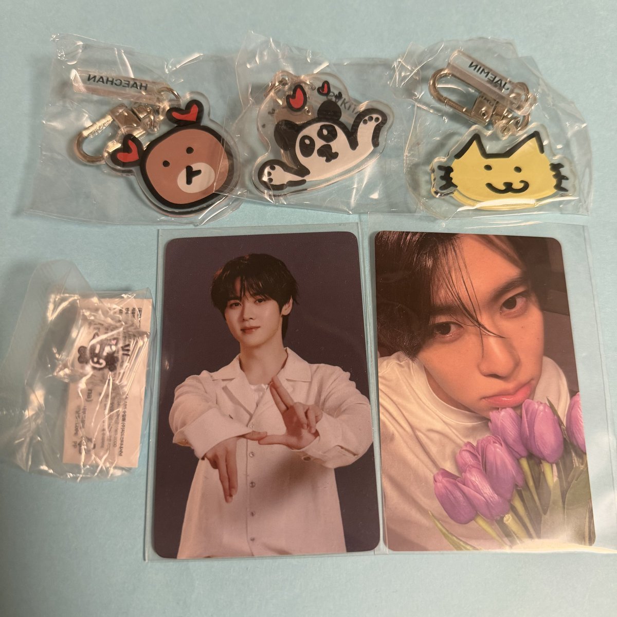 yangx2p_q's tweet photo. NCT NEO DIMENSION EXHIBITION 展示会 交換 入場特典 購入特典 トレカ

譲 
キーリング サクヤ ジェミン ヘチャン
キーキャップ テン
購入特典 シオン
入場特典 クン
 
求 
特典トレカ ヤンヤン

キーキャップのテンのみ同種ヤンヤンと交換希望  

◎入場特典最優先で探してます。

都内手渡しor郵送 https://t.co/ACCbuyqYOD
