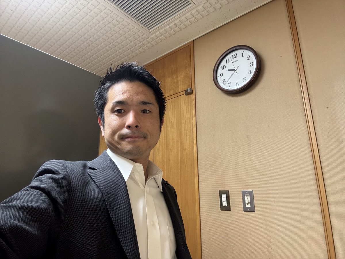 kawata10atsushi's tweet photo. 【宇都宮市議会】
延会となった9月定例会が先ほど、閉会いたしました。

懲罰動議や処分要求書が出されるなど混乱した9月定例会になりましたが詳細については報告会や動画などでお伝えいたします。

今後、議員による事務局職員に対するハラスメントについても調査が進んでまいります。

#宇都宮市 https://t.co/OYBOLfVmeC
