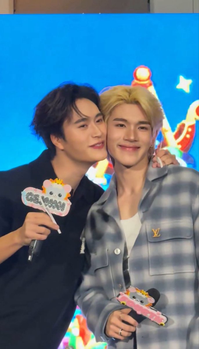nongsiii's tweet photo. GEMAAAAAAAAAS 😭😭😭😭😭😭😭😭😭😭😭😭😭😭💓💓💓💓💓💓💓💓💓💓💓💓💓💓💓💓

GEMINIFOURTH LKN MY FAM

#GMMTVFANIVAL2026HappyFamilyxGF https://t.co/E0qLW2FHJq