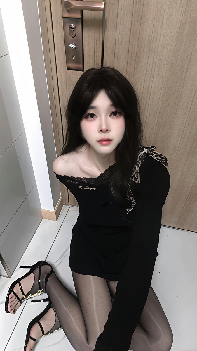 cdxy0's tweet photo. 戴着平板锁哦 https://t.co/9GgQ3tqAa6