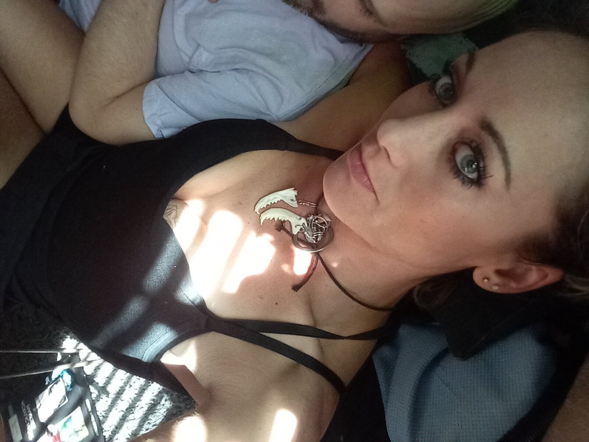 secrets3747's tweet photo. New here, going through some marital stuff rn and just need some new friends to help distract me, anyone wanna hangout maybe go to the lake or just watch a movie :) https://t.co/GJmj1f2pm4
