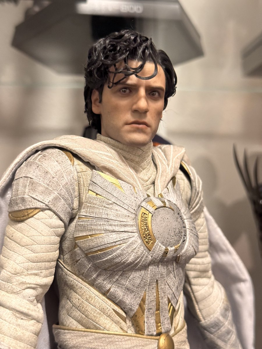 ointby85217's tweet photo. マーベルの段の主役はムーンナイトとジャケットウルビー。
ヴィラン棚ではニーガンとフリーズ。
ニーガンのジッパーをいじくり倒してるときにはずれたフェイクジッパーとフリーズのマスクの接続パーツを早速接着剤で修理😞
#ホットトイズ
#HotToysCollectibles
#Hottoys
#onesixthscale
#INART https://t.co/jkEHhIw1PI
