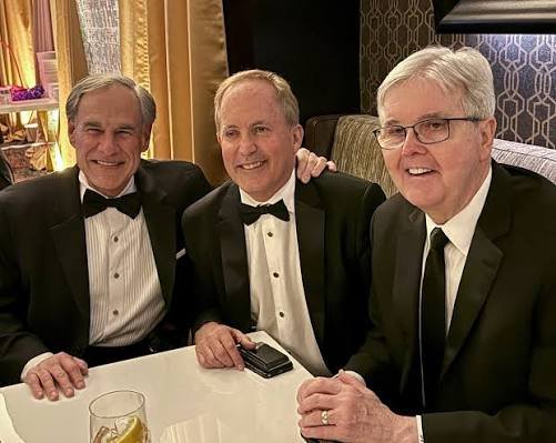 cyndiwanek's tweet photo. These three Republicans need to be kicked out. Come on Texans...Abbott, Patrick and Paxton https://t.co/MB5oMYlp7e