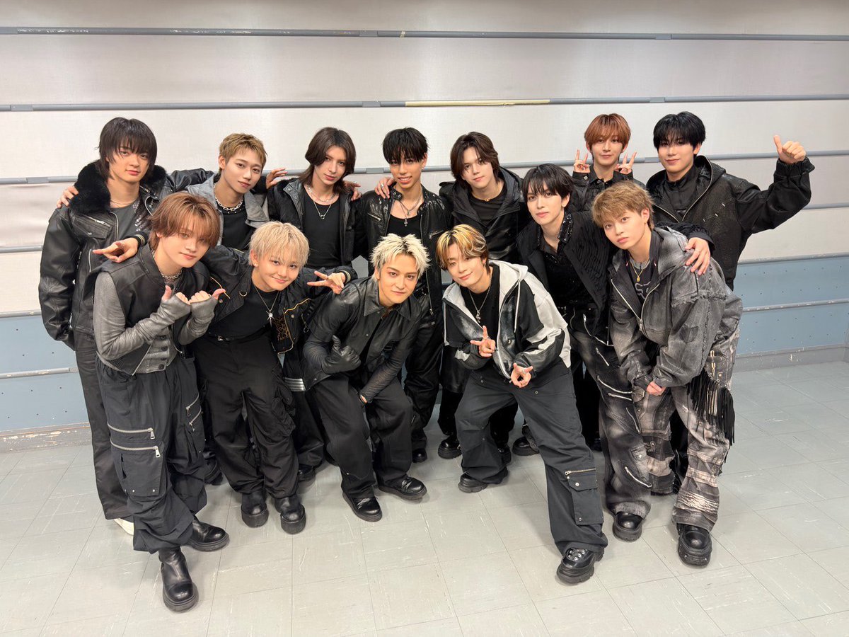 starglow_bmsg's tweet photo. 〖 STARGLOW Official Fan Club 𖤐 〗

✦ ────────── ✦

              MESSAGE
      From STARGLOW✉️

✦ ────────── ✦

『CDTVライブ！ライブ！』Thank you!!!!!

✔️新規入会はこちら
https://t.co/MtWFh38ejW

#MAZZEL #STARGLOW
#STARGLOW_withSTARS https://t.co/AwubTyQpjp