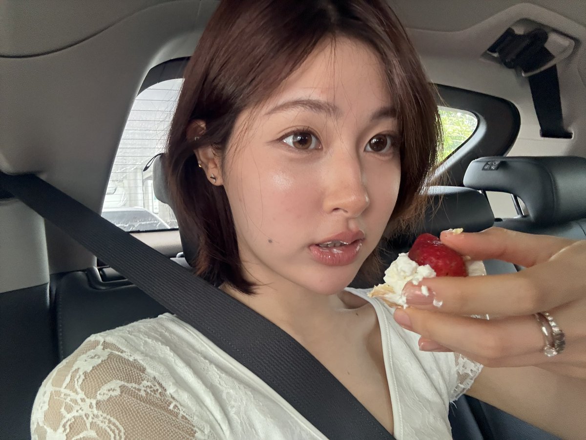 itspahnthitta's tweet photo. 🍓_🍓 https://t.co/PnyKnmvGDP