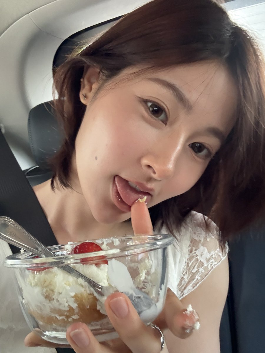 itspahnthitta's tweet photo. 🍓_🍓 https://t.co/PnyKnmvGDP