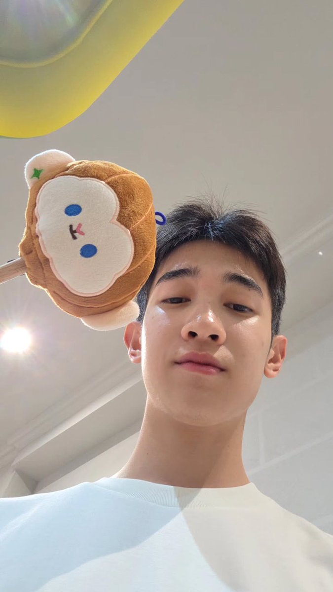 hahaer1224's tweet photo. Mond is responsible for being handsome. Pro and ponpon are responsible for being naughty and cute.

App Happy Family🐒💖

🐒🐒🐒🍊🍊🍊
#almondbabybigboy 
#ProgressPassawish 
#ponpon 
#almondprogress https://t.co/8fmtu0x4aX