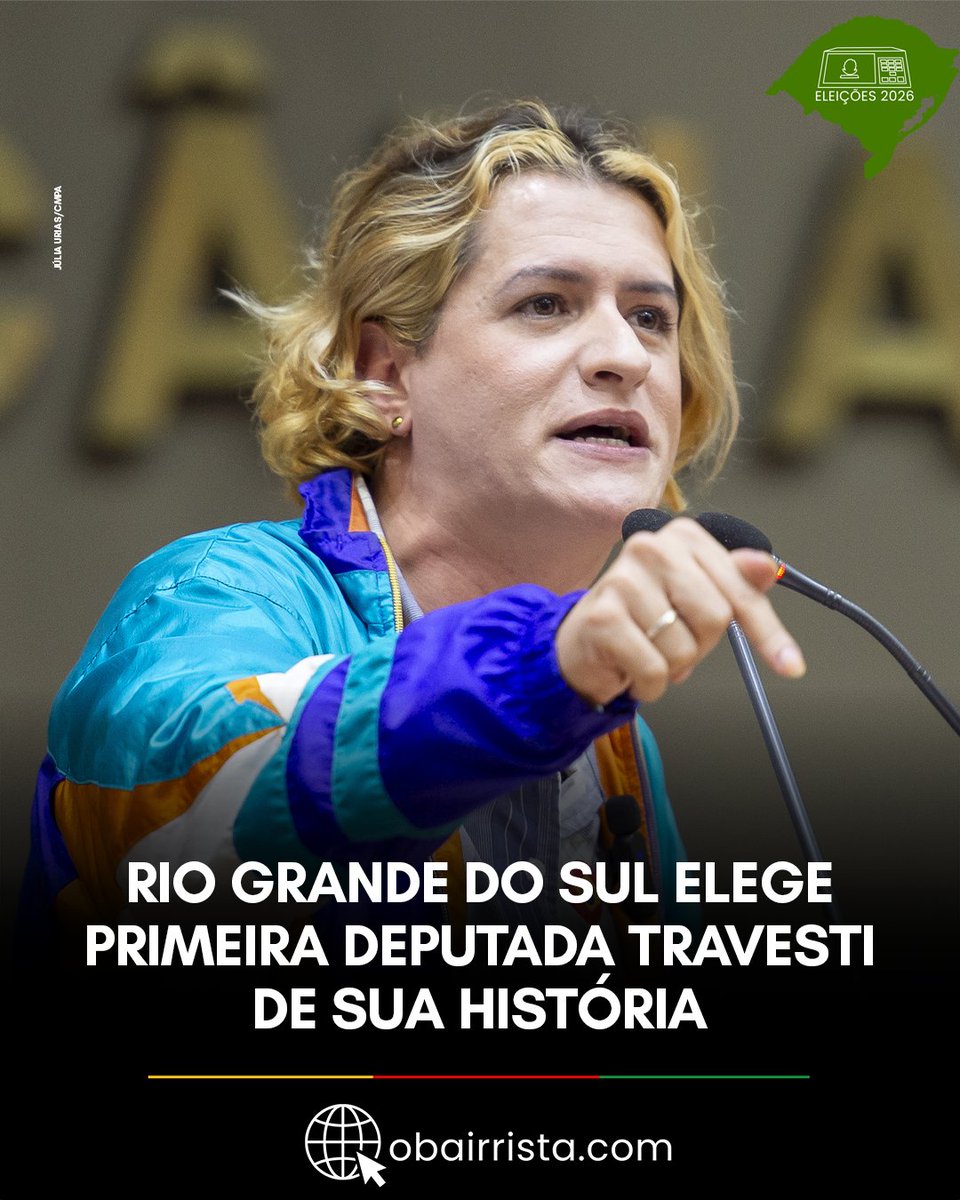 O_Bairrista's tweet photo. 🗳️ Natasha Ferreira (PT) foi eleita deputada estadual no Rio Grande do Sul com 54.027 votos e será a primeira deputada travesti a ocupar uma cadeira na Assembleia Legislativa do Estado. Ela ficou na 22ª posição entre os candidatos eleitos.

📍 Natural de Sapiranga, no Vale do Rio dos Sinos, Natasha começou a atuar no movimento estudantil aos 13 anos. Antes de entrar na política institucional, trabalhou no Centro de Referência Nacional de Direitos Humanos e no Ministério dos Direitos Humanos.

🏛️ Atualmente, Natasha é vereadora de Porto Alegre, cargo para o qual foi eleita em 2024, com 4.718 votos. Na Câmara Municipal, exerceu a liderança da bancada do PT e presidiu a CPI do Dmae e a Comissão de Direitos Humanos.

📜 Durante o mandato na capital, foi autora do projeto que criou cotas para pessoas trans em concursos públicos e estágios. A proposta tornou Porto Alegre a primeira capital brasileira a adotar a reserva de vagas para essa população, segundo informações divulgadas pela Câmara Municipal e pela imprensa.

📅 Natasha assumirá o mandato de deputada estadual a partir de 2027.