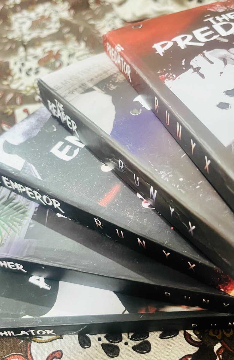 Bhad_mein_jaoo's tweet photo. Chloo karyakram shuru krte h🤭
Was wating for soo long for ariving them🤌🏻🫶🏻🥺✨
Finally👉🏻👈🏻
#Darkverse #novels #predatorseries #Runyx #reading https://t.co/gJbgQDmyBh