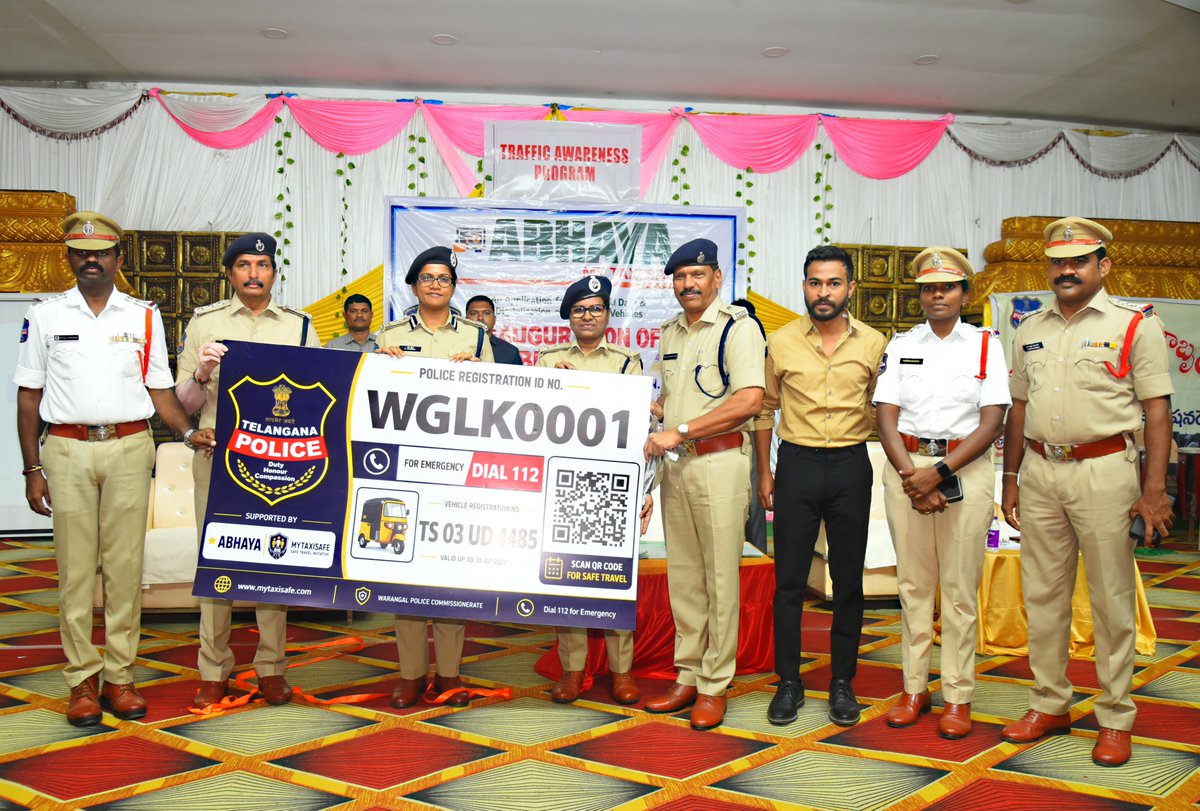 warangalpolice's tweet photo. ప్రయాణికుల భద్రతే పోలీసుల ప్రధాన లక్ష్యం మరియు ప్రతి పౌరుడి భాద్యత -వరంగల్ పోలీస్ కమిషనర్ ఎన్.శ్వేత, IPS.

ఆటో మరియు క్యాబ్ వాహనాలకు “అభయ–మై ట్యాక్సీ సేఫ్” యాప్ ను ప్రారంబించిన వరంగల్ పోలీస్ కమిషనర్.

--“అభయ–మై ట్యాక్సీ సేఫ్” స్టిక్కర్లను ప్రతి ఆటో మరియు టాక్సీ డ్రైవర్లు తప్పనిసరిగా అంటించుకోవాలి.
-- స్టిక్కర్ ను చూడగానే ప్రయాణికులకు నమ్మకం కలుగుతుంది.

మహిళలు, ప్రయాణికుల భద్రతకు మరింత భర��సా కల్పించే లక్ష్యంత�� , రూపొందించిన “అభయ–మై ట్యాక్సీ సేఫ్” యాప్ ను వరంగల్ పోలీస్ కమిషనర్ ఎన్.శ్వేత, IPS ప్రారంబించారు.

ఈ సందర్బంగా కమిషనర్ గారు మాట్లాడుతూ-రానున్న రోజుల్లో ప్రయాణికులు “అభయ–మై ట్యాక్సీ సేఫ్” స్టిక్కర్లు అంటించి ఉన్న టాక్సీ వాహణాల్లో మాత్రమే ప్రయాణిస్తారని తెలిపారు. “అభయ–మై ట్యాక్సీ సేఫ్” స్టిక్కర్లను ప్రతి ఆటో మరియు టాక్సీ డ్రైవర్లు తప్పనిసరిగా అంటించుకోవాలని, టాక్సీ పైన ఉన్న స్ట���క్కర్ ను చూడగానే ప్రయాణికులకు నమ్మకం కలుగుతుందని, ఇందుకోసం ప్రతి ఆటో మరియు క్యాబ్ యజమానులు వారి టాక్సీ వివరాలను “అభయ–మై ట్యాక్సీ సేఫ్” యాప్ లో నమోదు చేసుకొని, సమీప ట్రాఫిక్ పోలీస్ స్టేషన్ లో సంప్రదించి, స్టిక్కర్ లను పొంది, వారి టాక్సీ వాహనాలకి అంటించుకోవాలని తెలిపారు.

ట్యాక్సీ డ్రైవర్లు ప్రయాణికులతో మర్యాదపూర్వకంగా వ్యవహరిస్తూ, మహిళల భద్రతకు అత్యంత ప్రాధాన్యత ఇవ్వాలని సూ���ించారు. ప్రయాణికుల భద్రతే పోలీసుల ప్రధాన లక్ష్యం అని తెలిపారు. ఈ సందర్భంగా ట్యాక్సీ డ్రైవర్లకు యాప్ వినియోగం, ప్రయాణికుల భద్రతకు సంబంధించిన అంశాలపై అవగాహన కల్పించారు. ట్యాక్సీ వాహనాల్లో ప్రయాణించే మహిళలు, ఇతర ప్రయాణికులు కూడా “అభయ–మై ట్యాక్సీ సేఫ్” యాప్‌ను సద్వినియోగం చేసుకోవాలని సూచించారు. ట్యాక్సీ వాహనాలపై ఏర్పాటు చేసిన స్టిక్కర్ల ద్వారా ప్రయాణికులకు యాప్‌పై అవగాహన కల్���ించడంతో పాటు, అత్యవసర పరిస్థితుల్లో అందుబాటులో ఉన్న భద్రతా సదుపాయాలను వినియోగించుకునేలా ప్రోత్సహించనున్నారు. అలాగే నాటక ప్రదర్శన ద్వారా పోలీసు కళాబృందం వారు ట్రాఫిక్ అవగాహన కార్యక్రమం నిర్వహించారు.

ఈ కార్యక్రమంలో సెంట్రల్ జోన్ డీసీపీ ధార కవిత, అడిషనల్ డీసీపీ (అడ్మినిస్ట్రేషన్) రాయల ప్రభాకర్ రావు, ట్రాఫిక్ ఏసీపీ టి.సత్యనారాయణ, ట్రాఫిక్ ఇన్స్పెక్టర్ లు సుజాత, వెంకన్న, ట్రాఫిక్ సిబ్బంది, టాక్సీ డ్రైవరు లు, మహిళలు, మరియ��� విద్యార్థులు పాల్గొన్నారు.
@TelanganaDGP @TelanganaCOPs