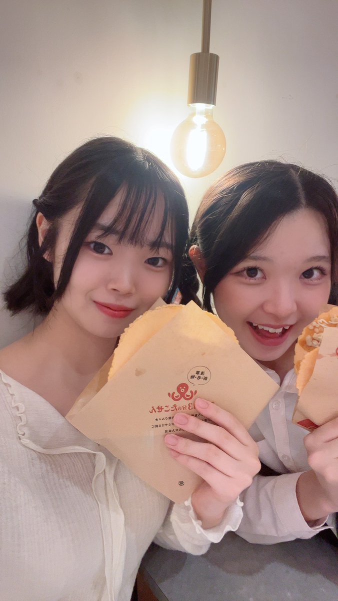 nya_ria_0128's tweet photo. あかりちゃん🎂Happy Birthday🍰
よくお話したり遊んでくれてありがとう〜(ᴗ͈ˬᴗ͈)❤︎全力で面白くて、一緒にいて楽しいですσ̴̶̷̤ . σ̴̶̷̤ 🤍🤍歳が近いのもあって、これからも沢山頼ってしまうと思うけど、引き続き一緒に活動頑張ってくれたら嬉しいですm(*_ _)m
素敵な18歳を✨✨ https://t.co/LlT1Idr88D