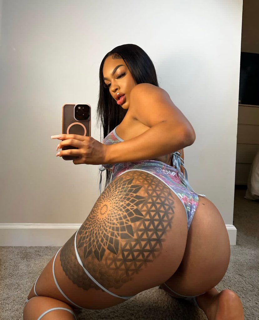 ajaleikoko1's tweet photo. Am down for meet and fun 🤩 #NewMexico #Albuquerque #LasCruces #RioRancho #SantaFe #Roswell #Farmington #Hobbs #Clovis #Carlsbad #Alamogordo #Gallup #LosLunas #SunlandPark #Deming
#LasVegasNM #Artesia #Portales
#Lovington #Española #SilverCity #Grants #Bernalillo #Socorro #Ant https://t.co/T7jffZs4wt