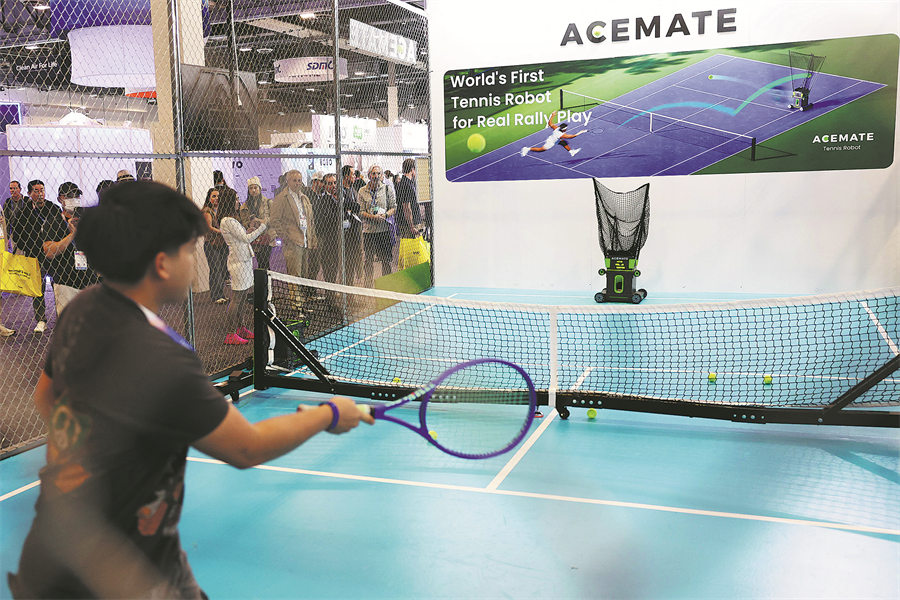 SoyCalebTJ's tweet photo. China’s newest tennis partner never cancels.

You rent an AI ball machine by QR code—same vibe as a shared power bank—for about ¥60–120 an hour. It slides side to side, returns clean, and doubles as a hitting coach. One Shenzhen startup (barely a year old) already has units in ~1,100 clubs nationwide. Global shipments: 6,000+. Seventy to eighty percent go overseas.

China has 25M+ tennis players and not enough coaches. Hardware + scan-to-rent is how they’re plugging the gap. Next version picks up balls and grows an arm.

If you bought a court robot in the U.S. last year… check the shipping label.