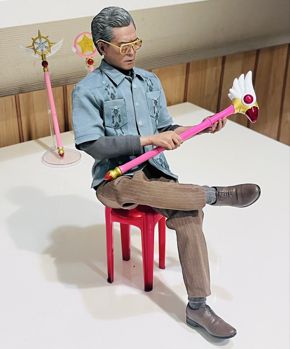 hatotoriringo's tweet photo. フォロワ「兄貴のフィギュア作画資料とかに使ってますか？」
🐦「あ、いや……封印の杖とか持ってもらってます……」 https://t.co/I6MqYgDrFX