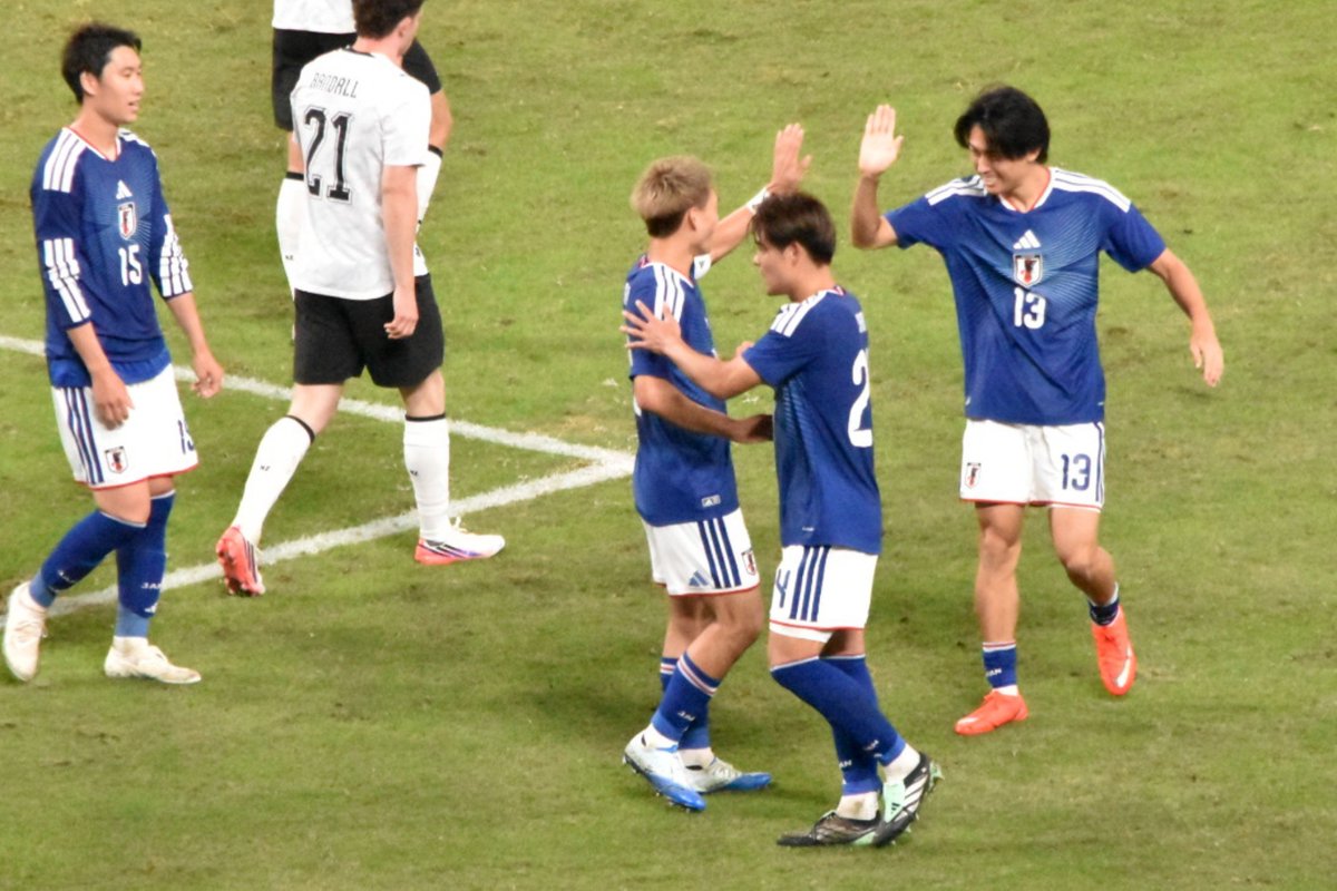 G5150tk's tweet photo. とりあえず勝って良かったです
アジアカップではもっと苦戦するでしょうからね(((^^;)
#jfa #jpn #daihyo #football #soccer
#samuraiblue #サッカー日本代表 https://t.co/Qey8svOoom https://t.co/gPwMlgzg5U