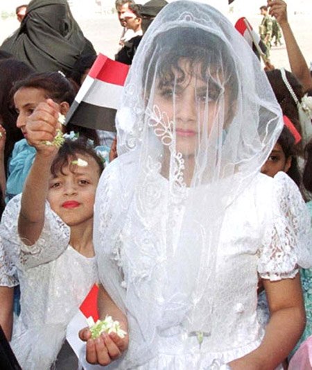 19reil's tweet photo. Rawan, an 8-year-old girl, died on her wedding night from severe internal bleeding after being married to a 40-year-old man, amid attempts to cover up the crime and a lack of legal action against the husband or family.#StopChildMarriage #EndViolenceAgainstChildren 
#Feminist https://t.co/DAu4heMhOU