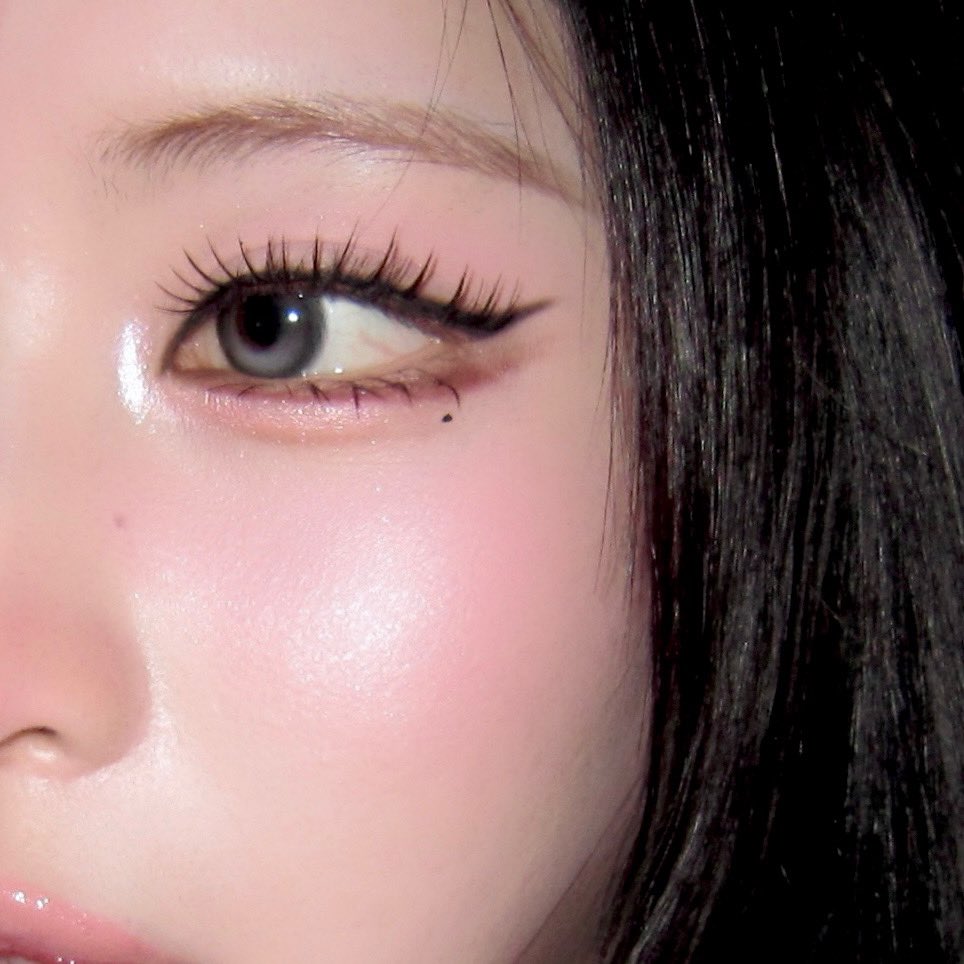 asaenamor's tweet photo. prettiest eyes i've ever seen https://t.co/nGFbo3m1dQ