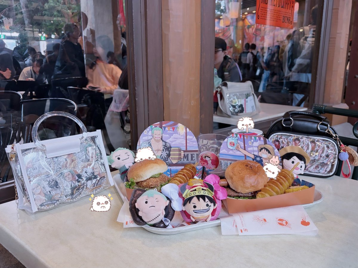 8wr_o0's tweet photo. ずっと行きたいって言ってたももと2人でUSJ> ̫<♩痛バを前日の夜中に組むという無計画さを披露した私たちでした👉🏻👈🏻💧雨降ってて終始傘刺して移動してたし、乗れなかった乗り物もあるからまた行こうね（՞>⩊<՞） https://t.co/EvhJS8zGDo