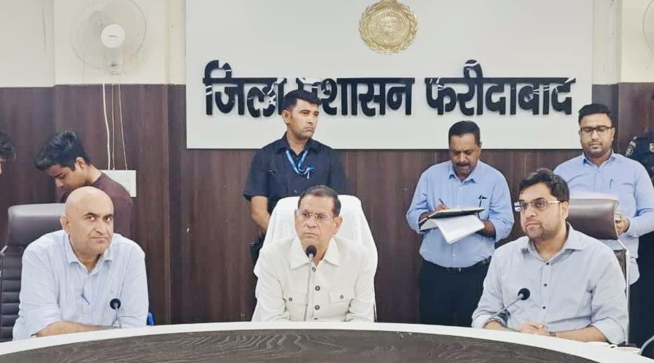 DC_Faridabad's tweet photo. #Information | Shri Rajesh Nagar, Haryana's Minister of State for Food, Civil Supplies and Consumer Affairs, reviewed the ongoing development works in Greater Faridabad and the Tigraon Assembly constituency today.

During the review meeting, he directed officials from the concerned departments to accelerate development activities to provide better basic amenities to the residents and to ensure the resolution of public grievances on a priority basis.

#Faridabad #Haryana