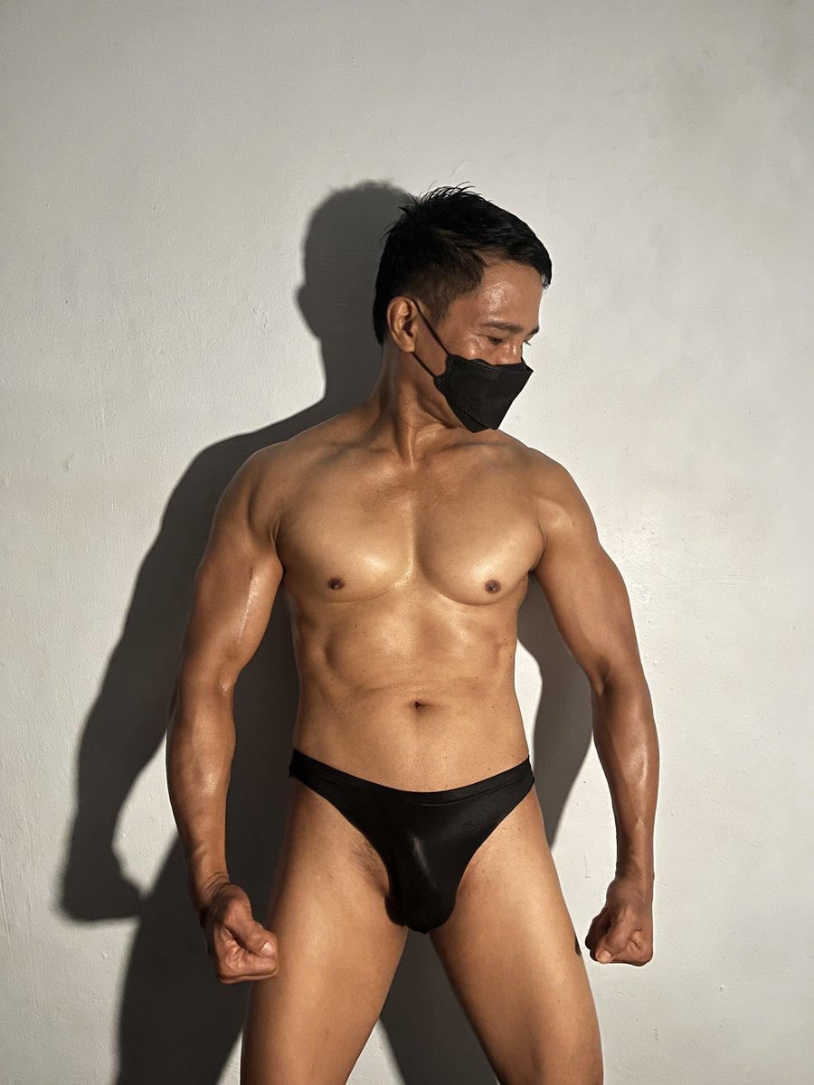 in9inir's tweet photo. Ackkkkk ang sarap talaga ni Daddy @KamasutraYul! 🥵❤️‍🔥 Kaya talaga nga namang babalik balikan ko ang masarap na haplos niya! 🤤🫦

📩 For inquiries, kindly message him nalang din po sa account niyang naka tag. 

A new video will be uploaded soon on my private TG channel! Stay tuned! 🎥💦

💥@Pinoy_Poppers