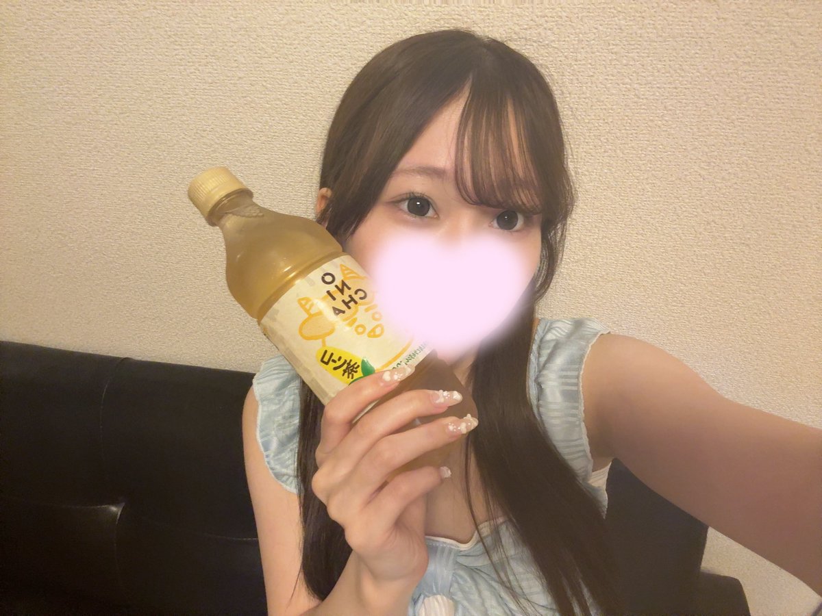 DfI8u's tweet photo. 明日11ｰ22時で恵比寿ルーム出勤します🌟
姫予約もお待ちしてます🎶
ONICHAのコーン茶飲んだよの写真📸🌽 https://t.co/HzsnfZVcBo