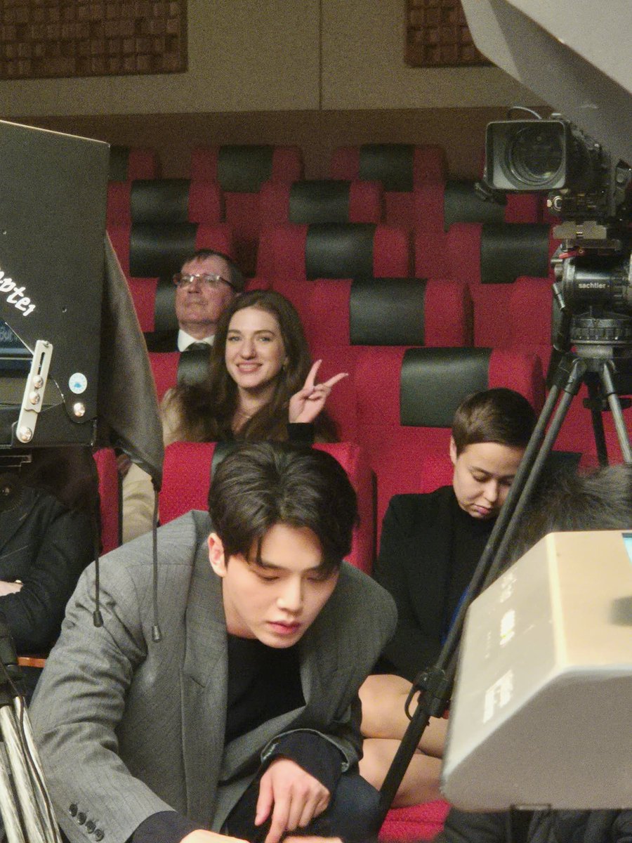now_love_'s tweet photo. 송강포핸즈촬영현장후기 뜨는거 하나같이 다 떡잎방범대임 https://t.co/5g5arFXY77