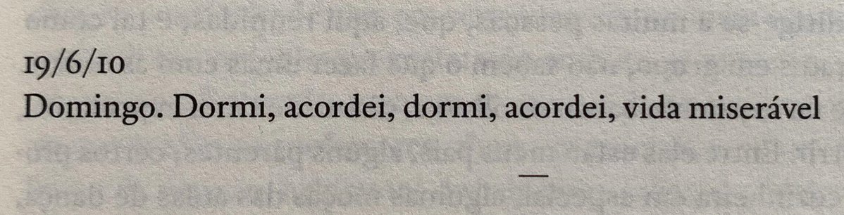 alecrlm's tweet photo. kafka fez um diário e nada mais era do que ele inventando o ato de tuitar. gênio. https://t.co/McXQs0QUdZ