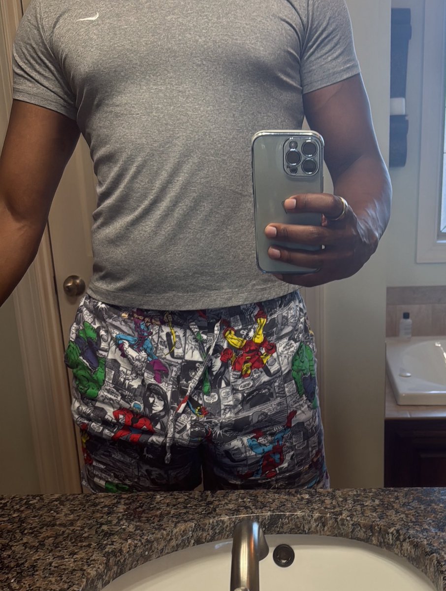 MogianaGrande's tweet photo. Thought you’d wanna see me superhero my  shorts😋🥰 https://t.co/ahWD8sJQJ8