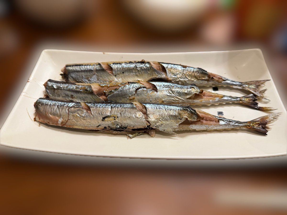 maki2_ppoi's tweet photo. 深夜の飯テロ

今シーズン初の秋刀魚🐟✨️
豚汁とともに🐷 https://t.co/5ClcMawrTk