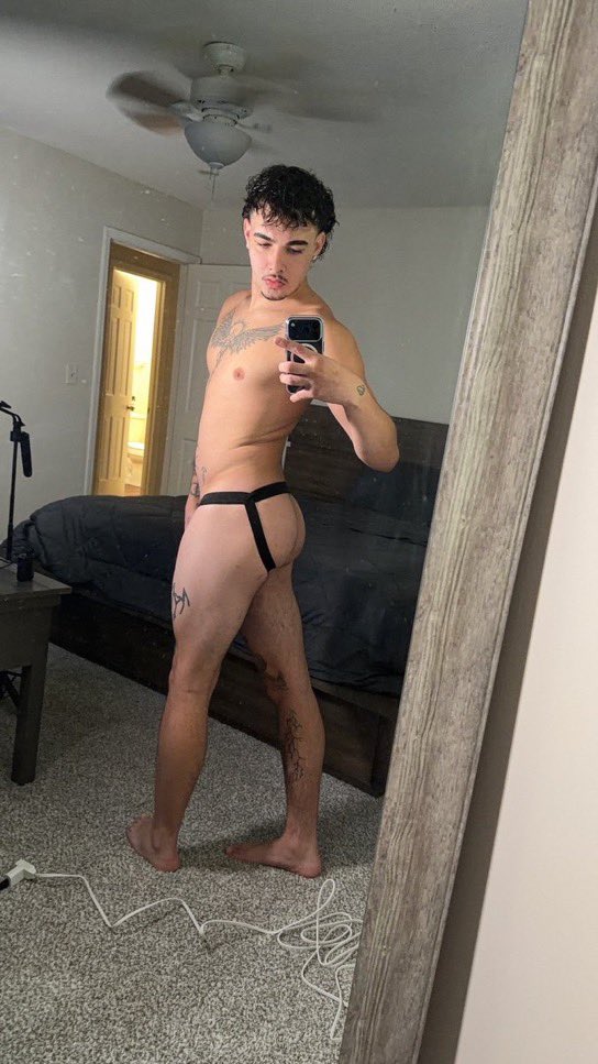 itseastonwilder's tweet photo. Front or back? 😏

Or both? Want more? Link in bio 

#mlm #gay #twittergay https://t.co/U8GU0rUAQN